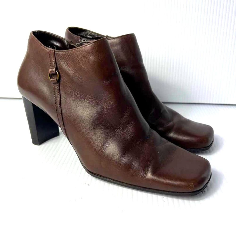 NWOT Bandolino Urbane Brown Leather Zip Ankle Bootie - Size 8.5 - Picture 9 of 13